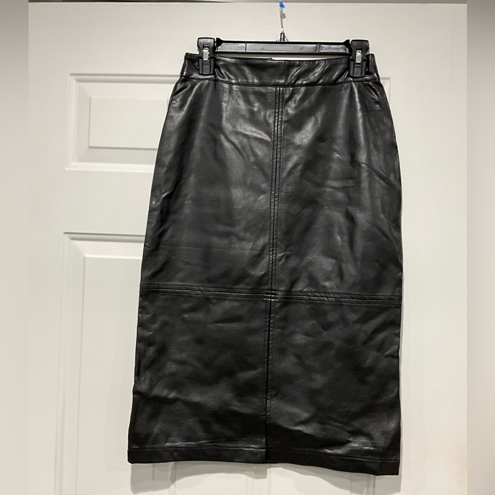 Alli Rose black  leather look skirt, center front slit, size small
